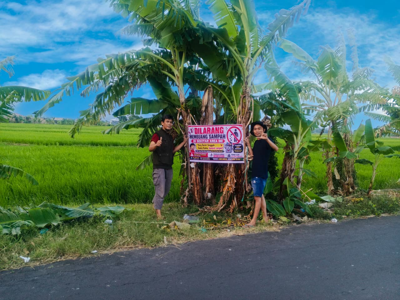 Gercep Tanpa Menunggu! RT/RW Lamalaka Bergerak Pasang Papan Larangan Buang Sampah, Bukti Nyata Kepedulian untuk Lembang Bersih